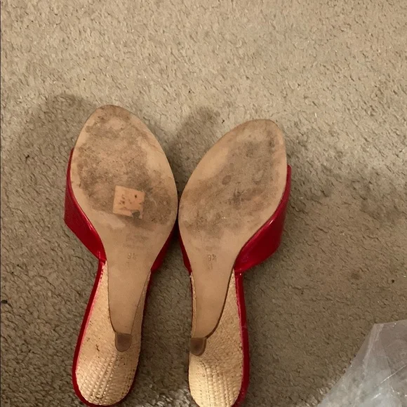 Costa Blanca Glossy Red Mules - Picture 2 of 2